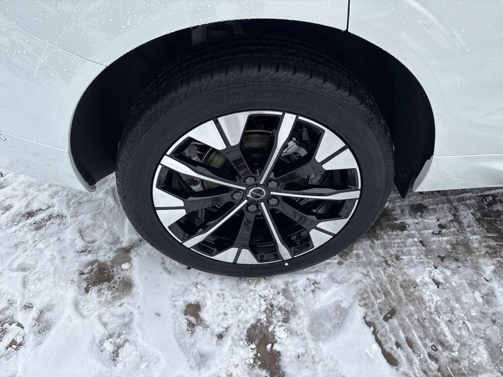 new 2026 Volvo XC60 car, priced at $57,985