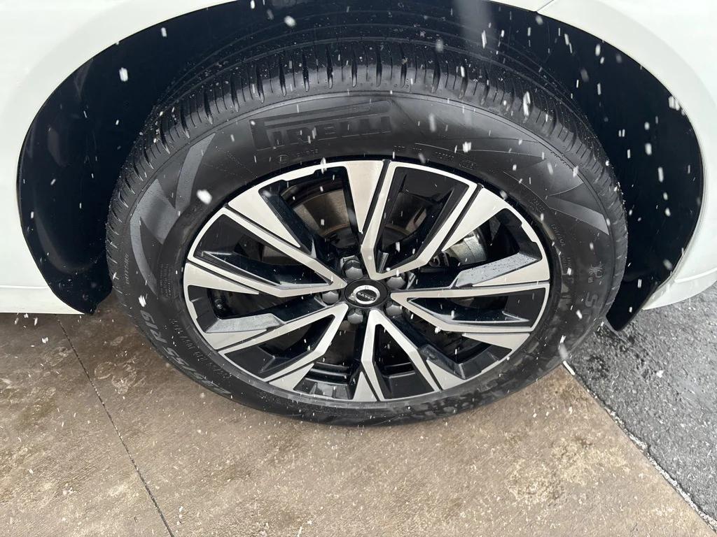 used 2025 Volvo XC60 car, priced at $36,605