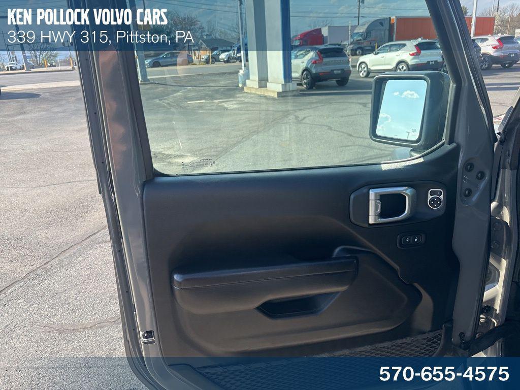 used 2021 Jeep Wrangler Unlimited car, priced at $27,841