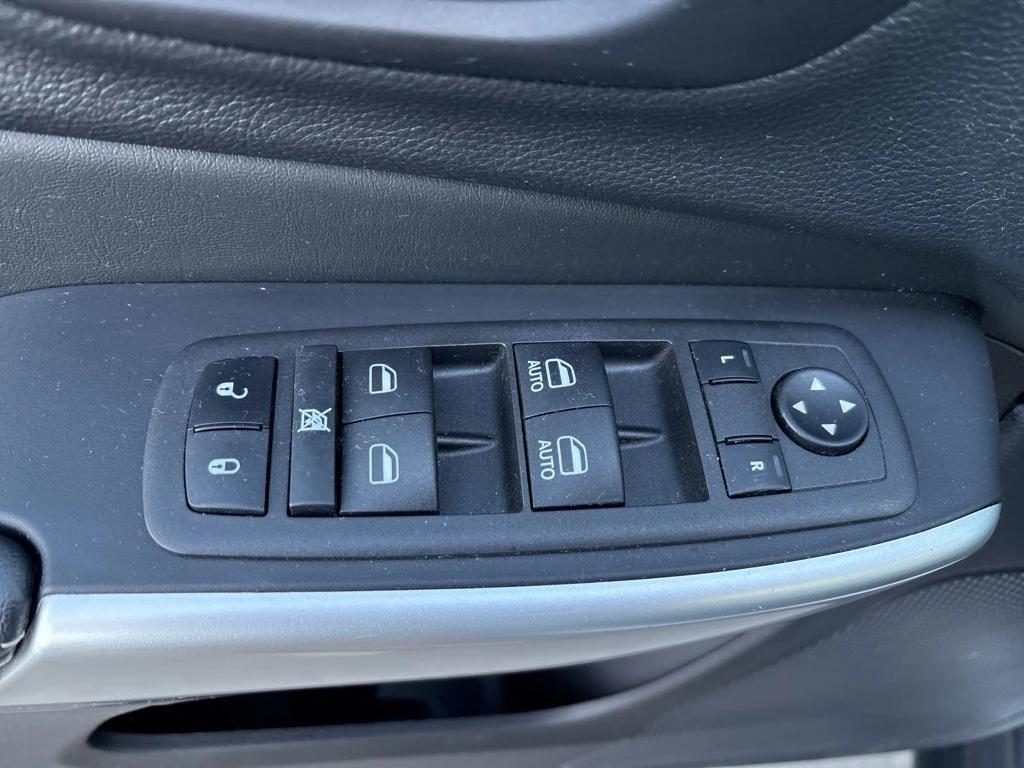 used 2022 Jeep Cherokee car, priced at $22,987