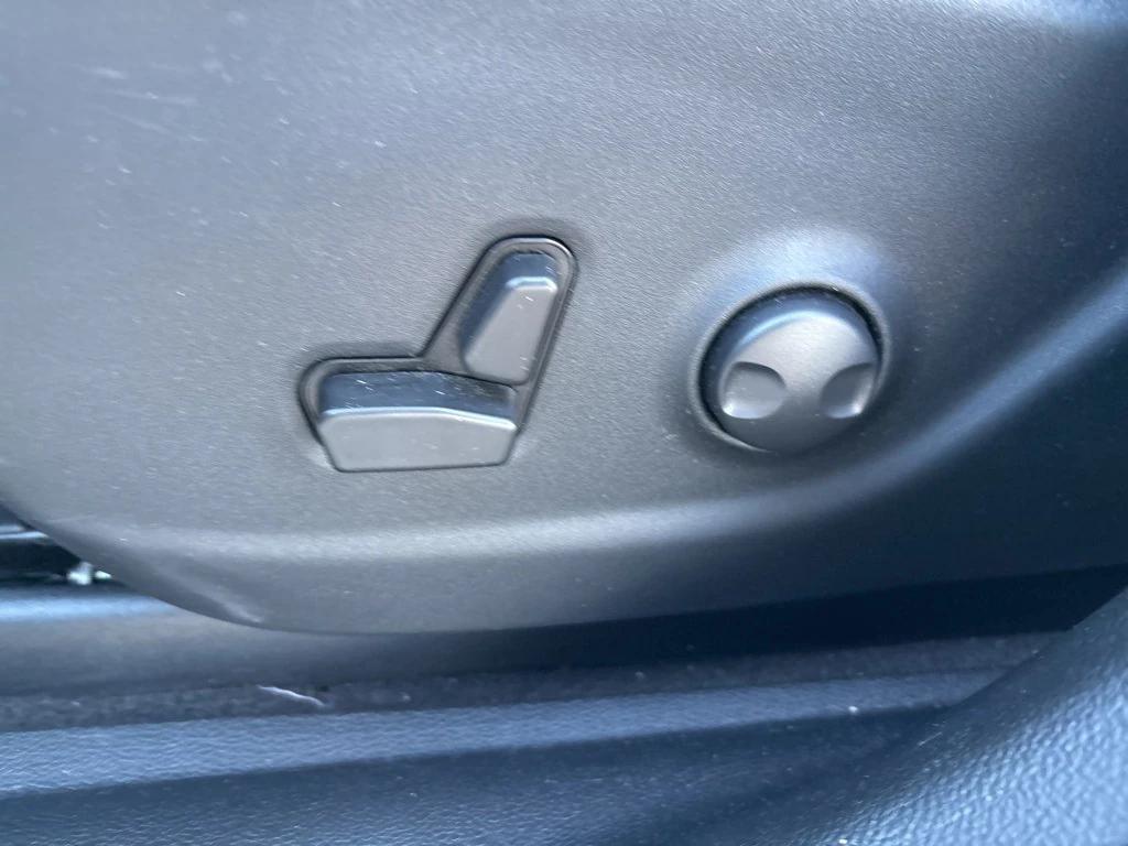 used 2022 Jeep Cherokee car, priced at $22,987