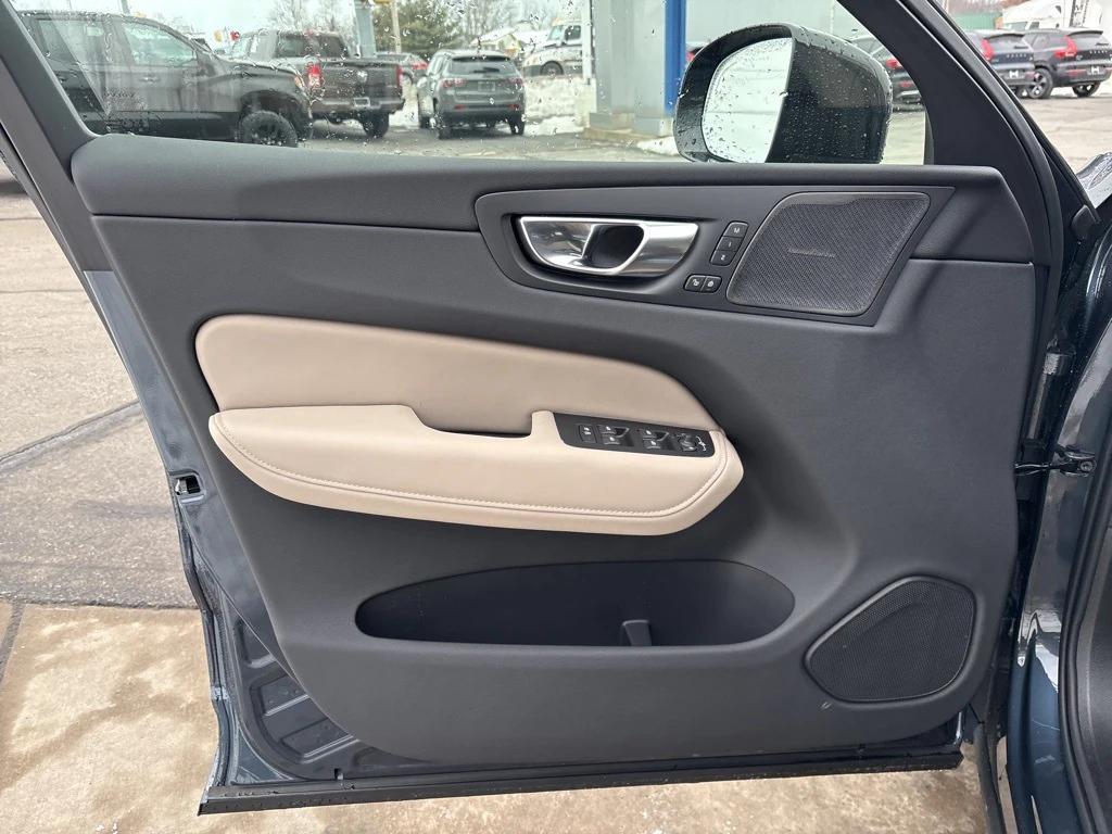new 2026 Volvo XC60 car, priced at $58,490