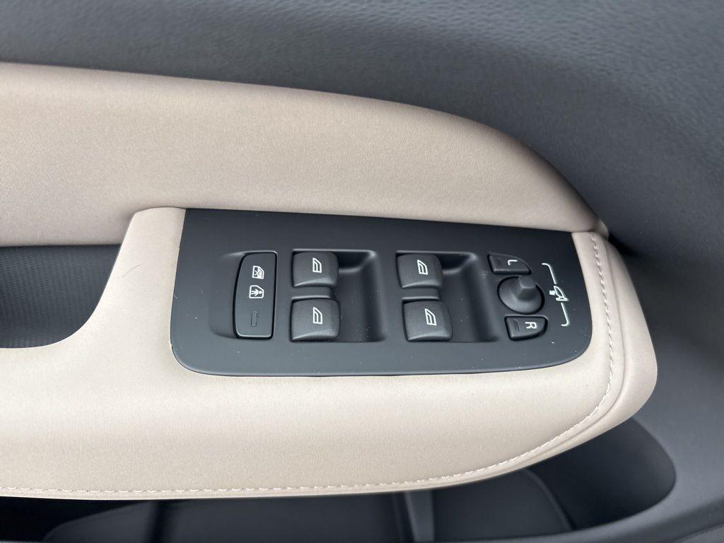 new 2026 Volvo XC60 car, priced at $58,490