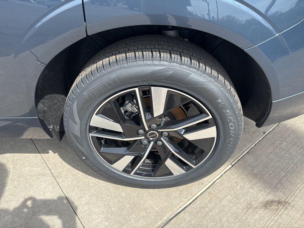 new 2026 Volvo XC60 car, priced at $58,490