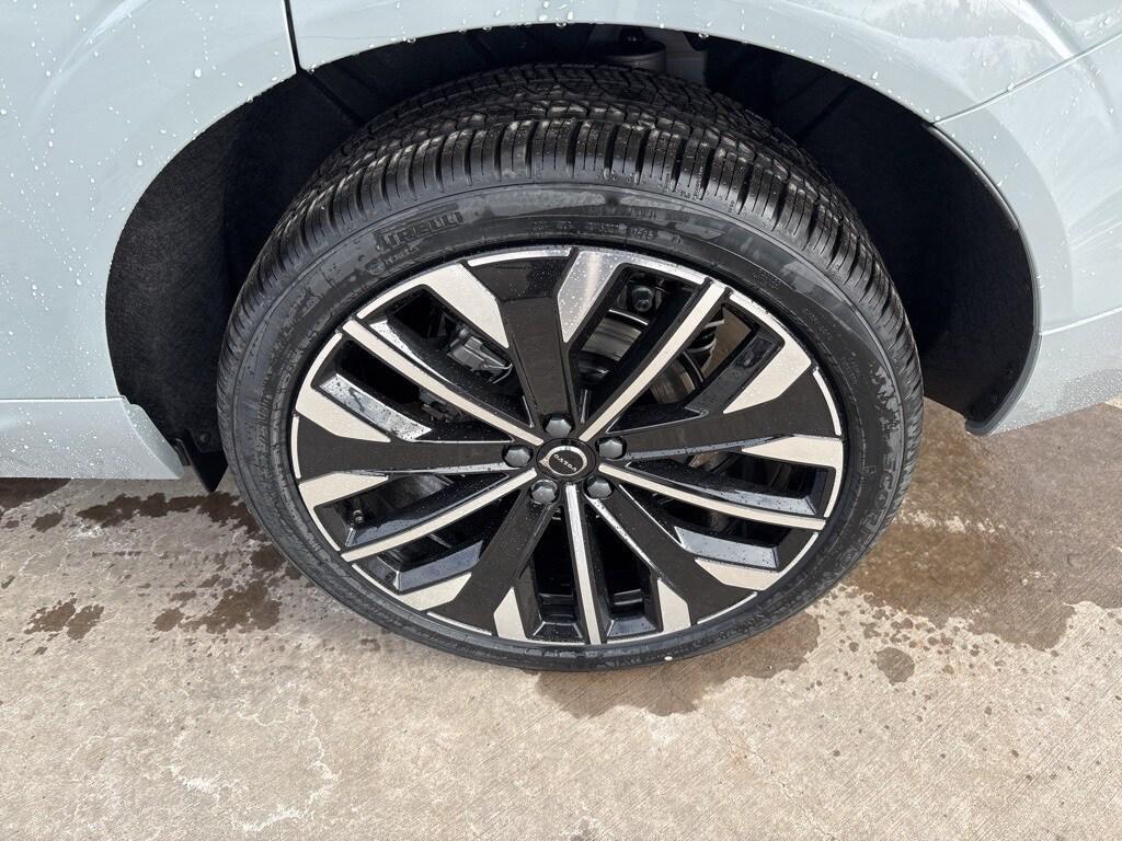 new 2026 Volvo XC60 car, priced at $64,055