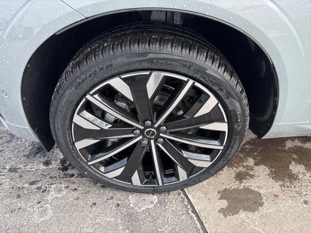 new 2026 Volvo XC60 car, priced at $64,055