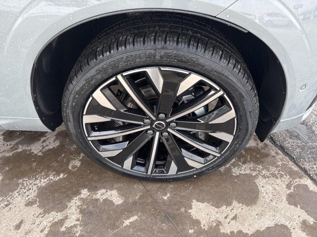 new 2026 Volvo XC60 car, priced at $64,055