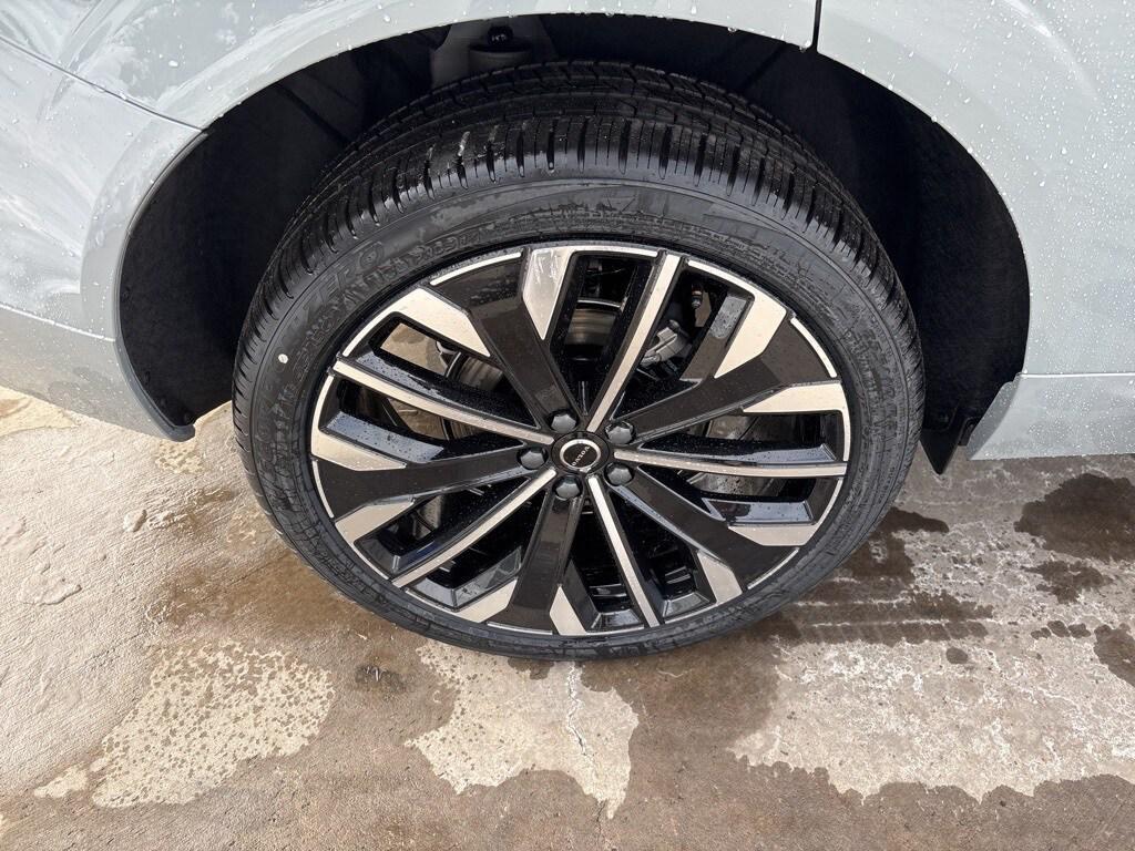 new 2026 Volvo XC60 car, priced at $64,055