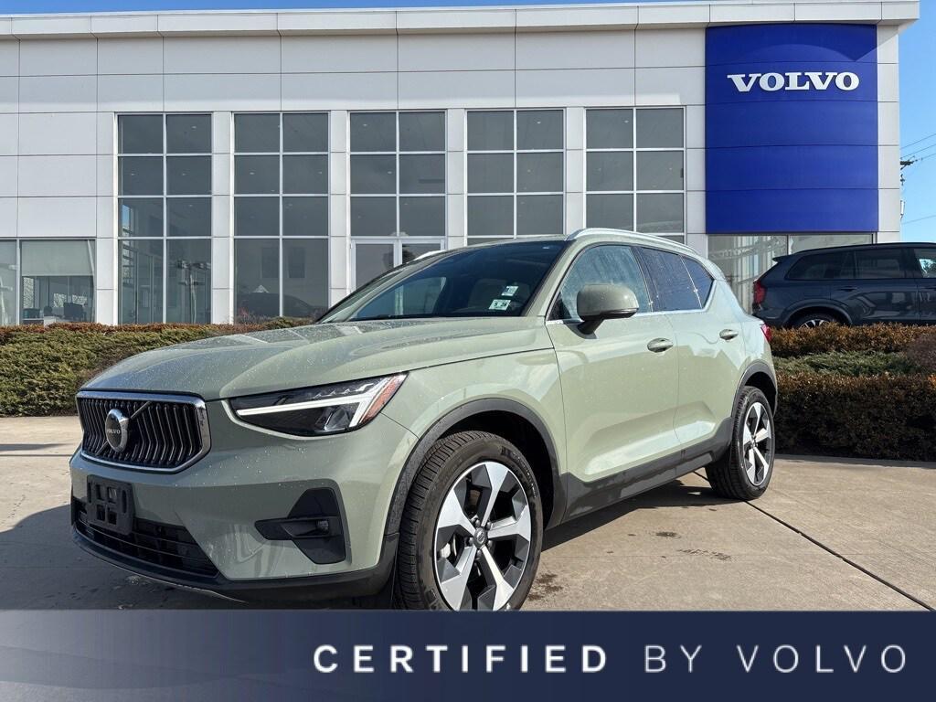 used 2023 Volvo XC40 car, priced at $30,610