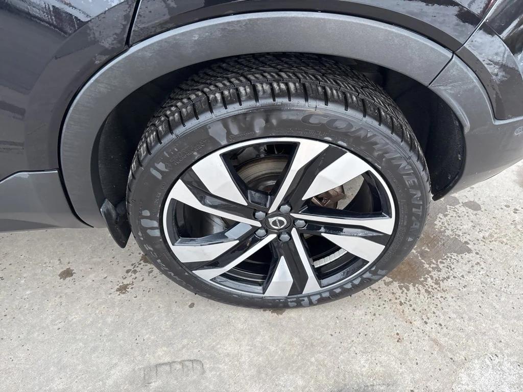 used 2023 Volvo XC40 car, priced at $29,495