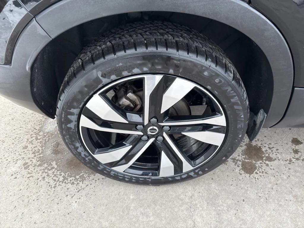 used 2023 Volvo XC40 car, priced at $29,495