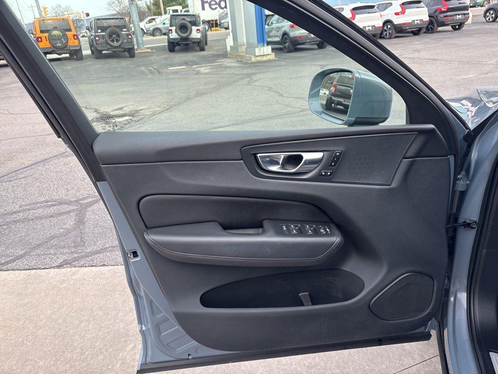 used 2023 Volvo XC60 car, priced at $31,894