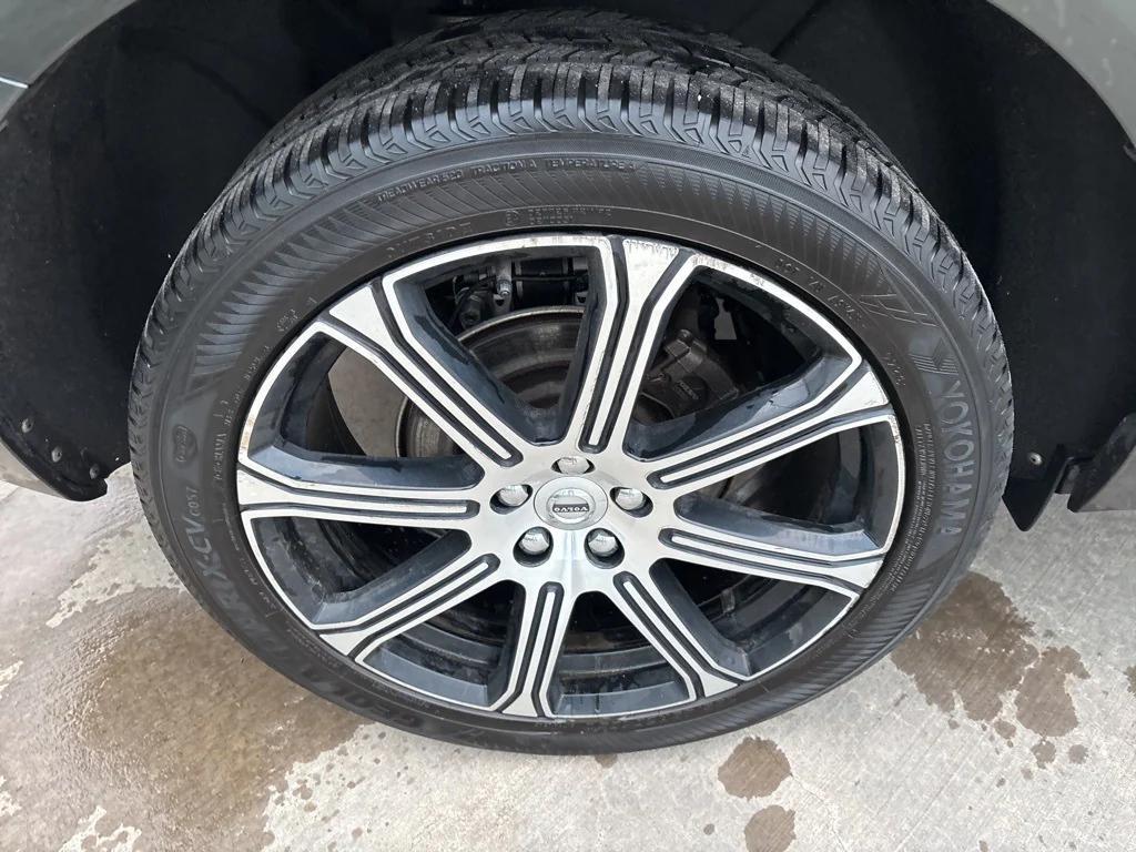 used 2020 Volvo XC60 car, priced at $23,495