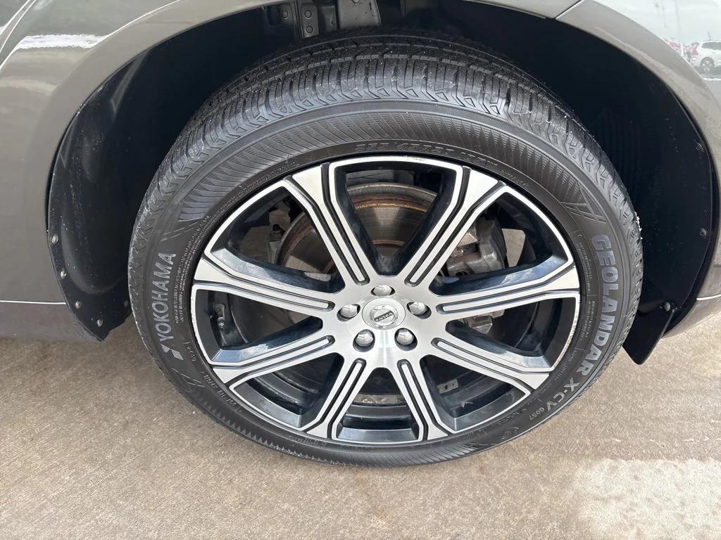 used 2020 Volvo XC60 car, priced at $23,123