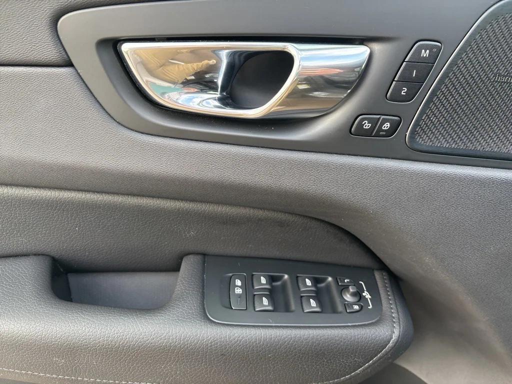 used 2020 Volvo XC60 car, priced at $23,123