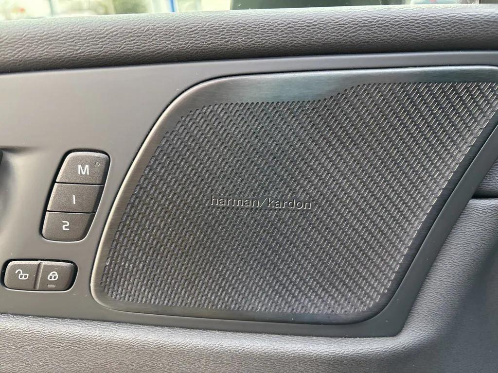 used 2020 Volvo XC60 car, priced at $23,123