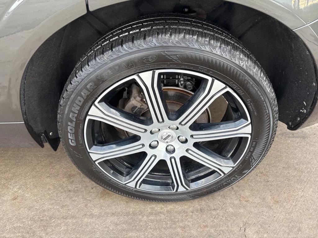 used 2020 Volvo XC60 car, priced at $23,123