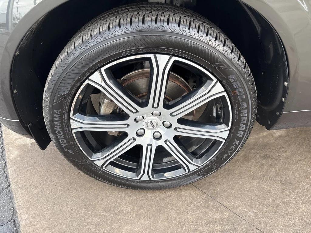 used 2020 Volvo XC60 car, priced at $23,123