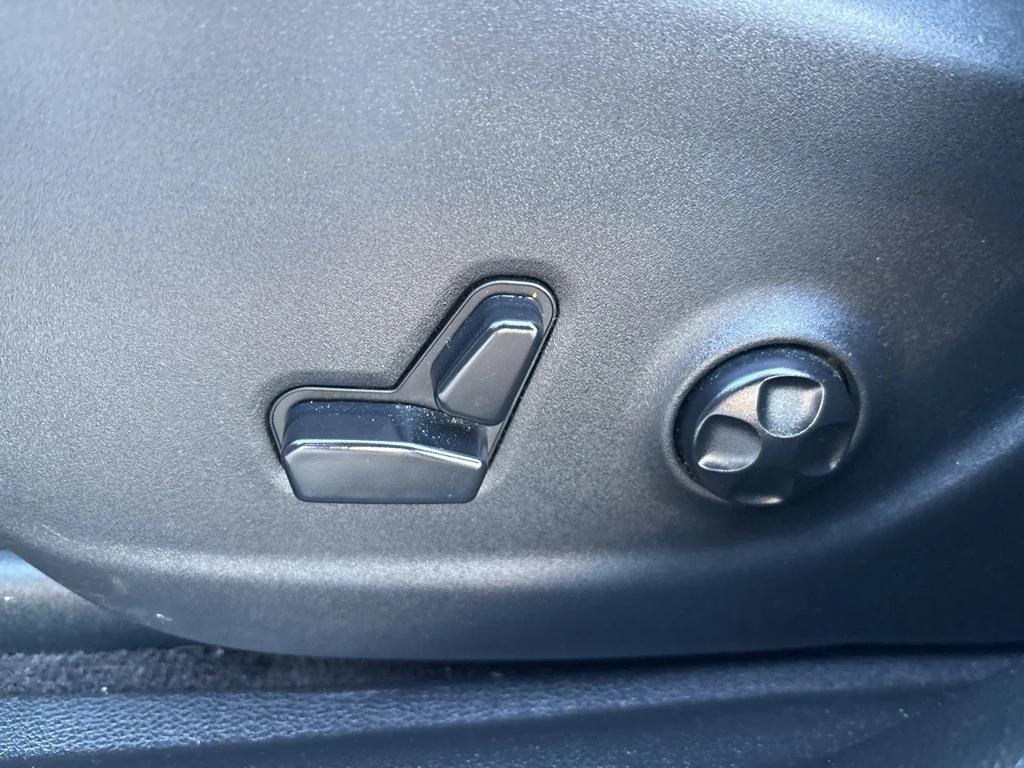 used 2017 Jeep Cherokee car, priced at $13,295