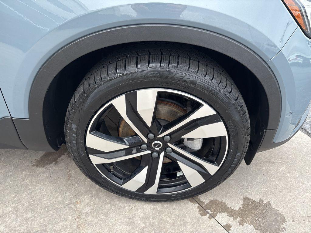 used 2023 Volvo XC40 car, priced at $32,610