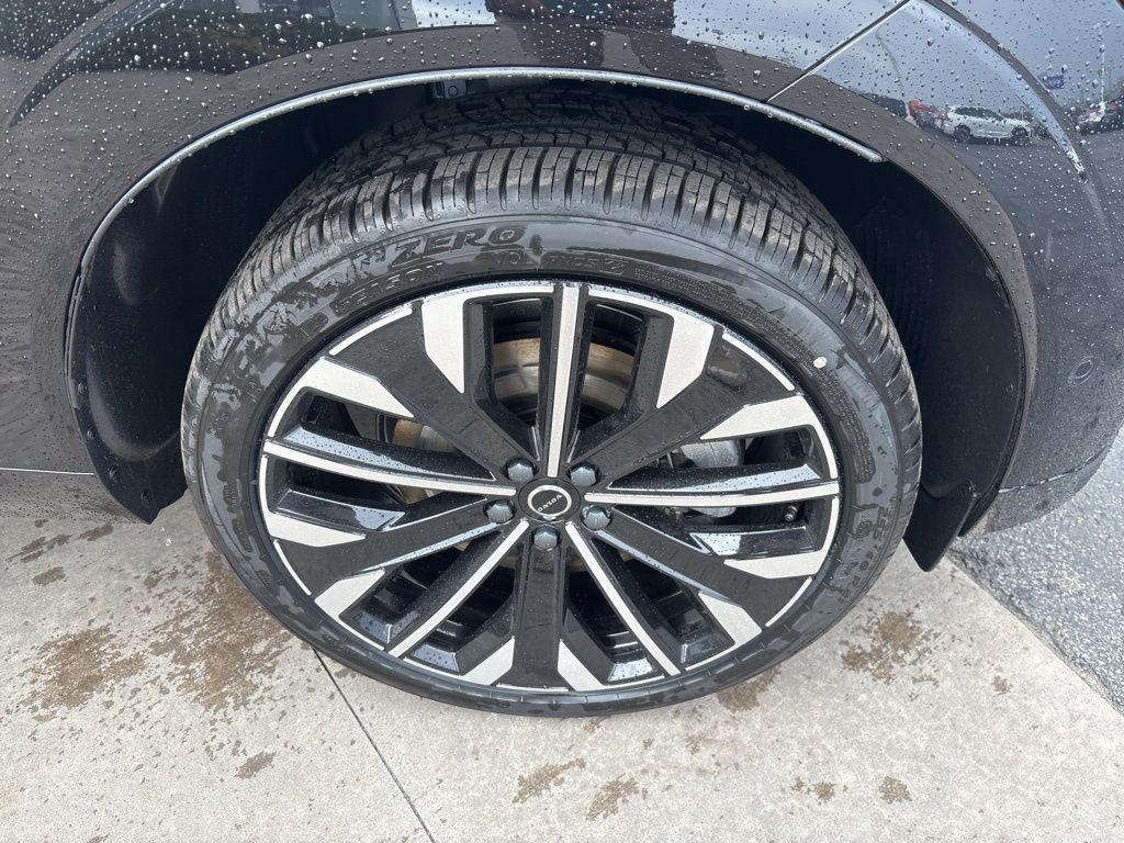 new 2026 Volvo XC60 Plug-In Hybrid car, priced at $75,355