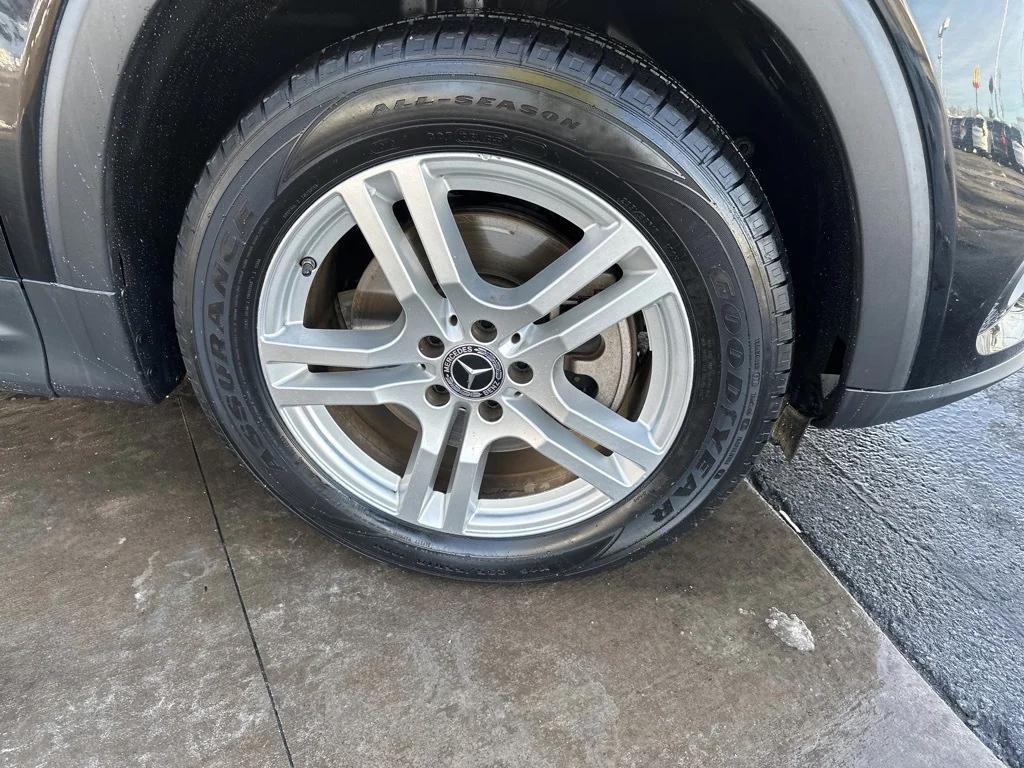 used 2020 Mercedes-Benz GLB 250 car, priced at $21,493