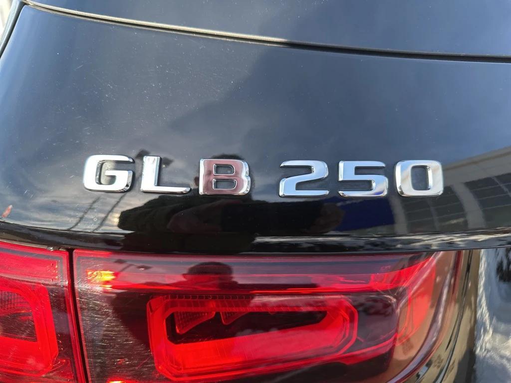 used 2020 Mercedes-Benz GLB 250 car, priced at $21,493
