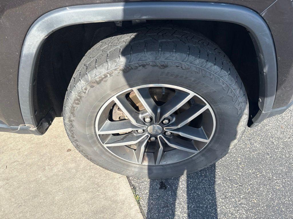 used 2017 Jeep Grand Cherokee car, priced at $15,954