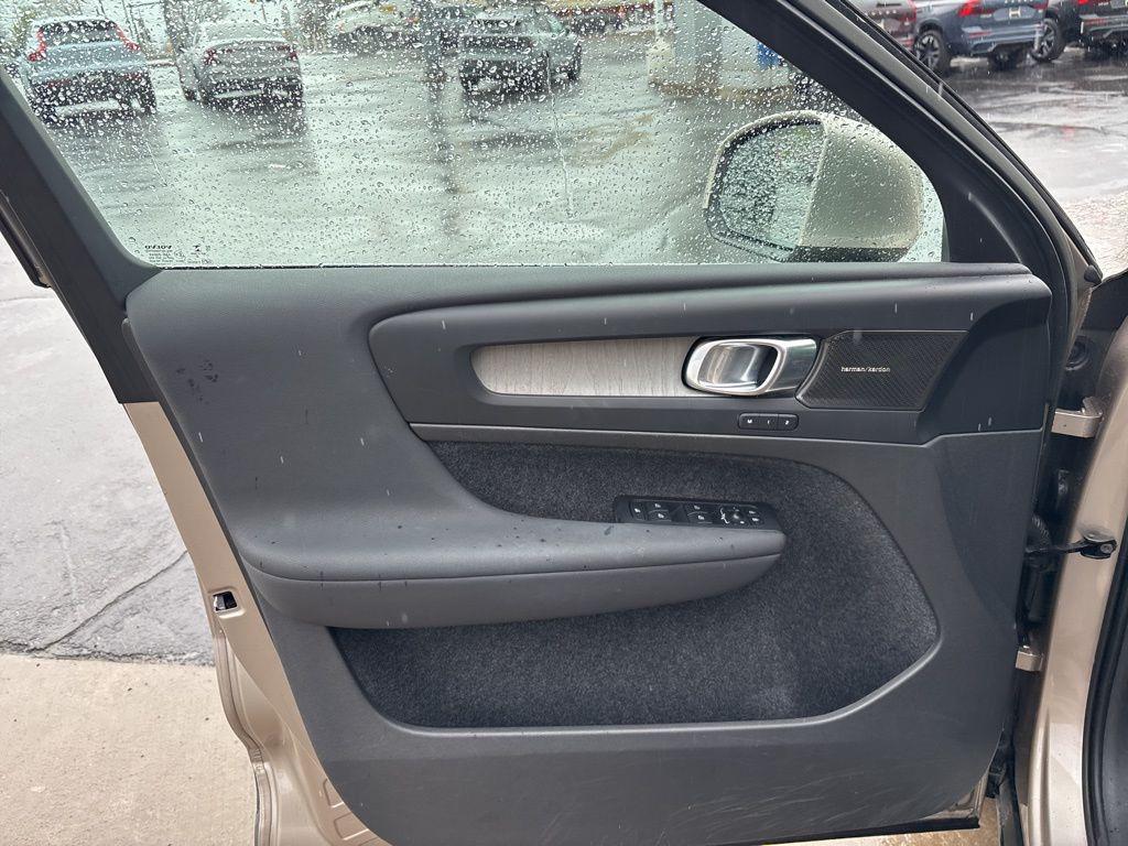 used 2023 Volvo XC40 car, priced at $31,995