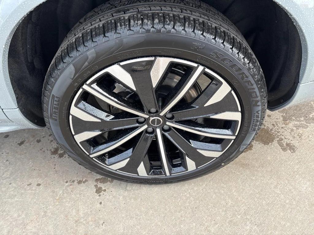 new 2026 Volvo XC90 car, priced at $75,155