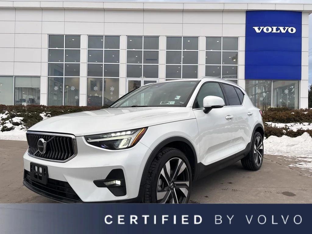 used 2023 Volvo XC40 car, priced at $32,995