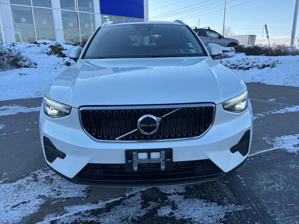 used 2023 Volvo XC40 car, priced at $25,486