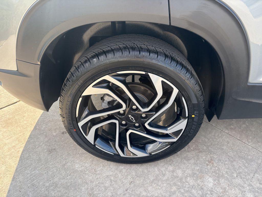 used 2025 Chevrolet TrailBlazer car, priced at $27,610