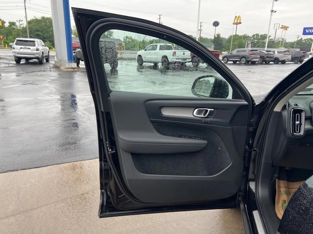 used 2023 Volvo XC40 car, priced at $32,879