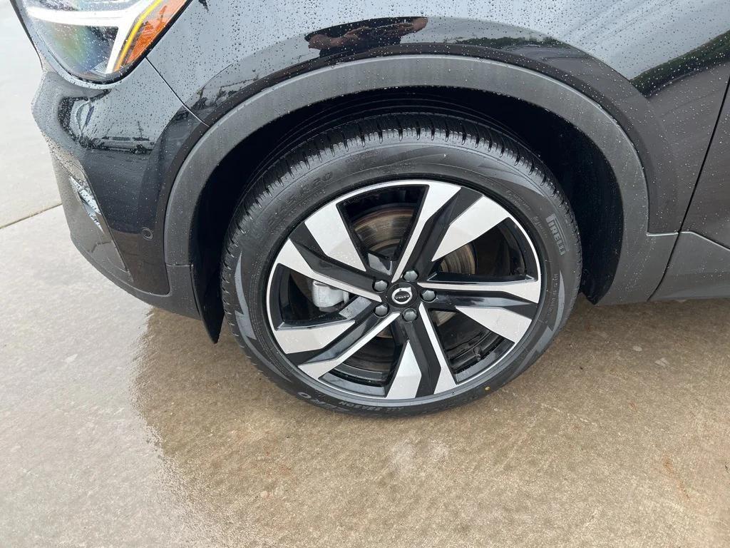 used 2023 Volvo XC40 car, priced at $32,879