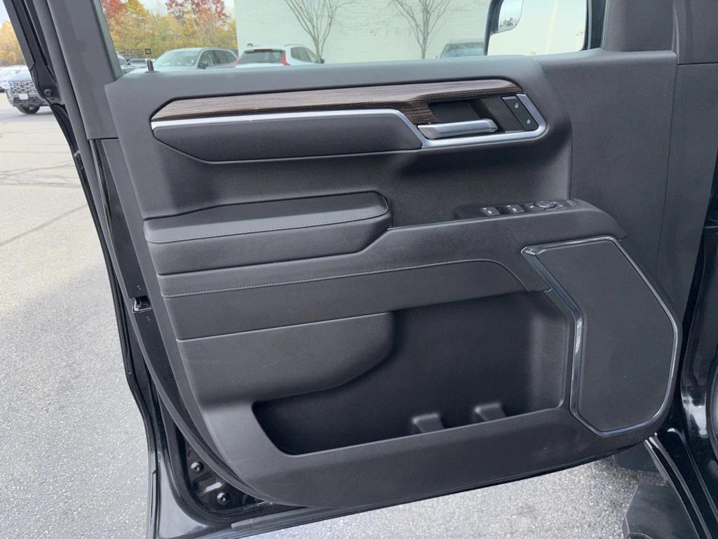 used 2023 Chevrolet Silverado 1500 car, priced at $43,995