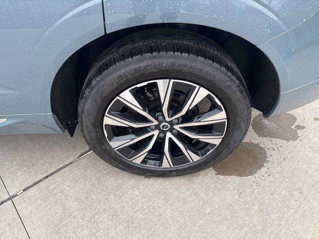 used 2023 Volvo XC60 car, priced at $36,400