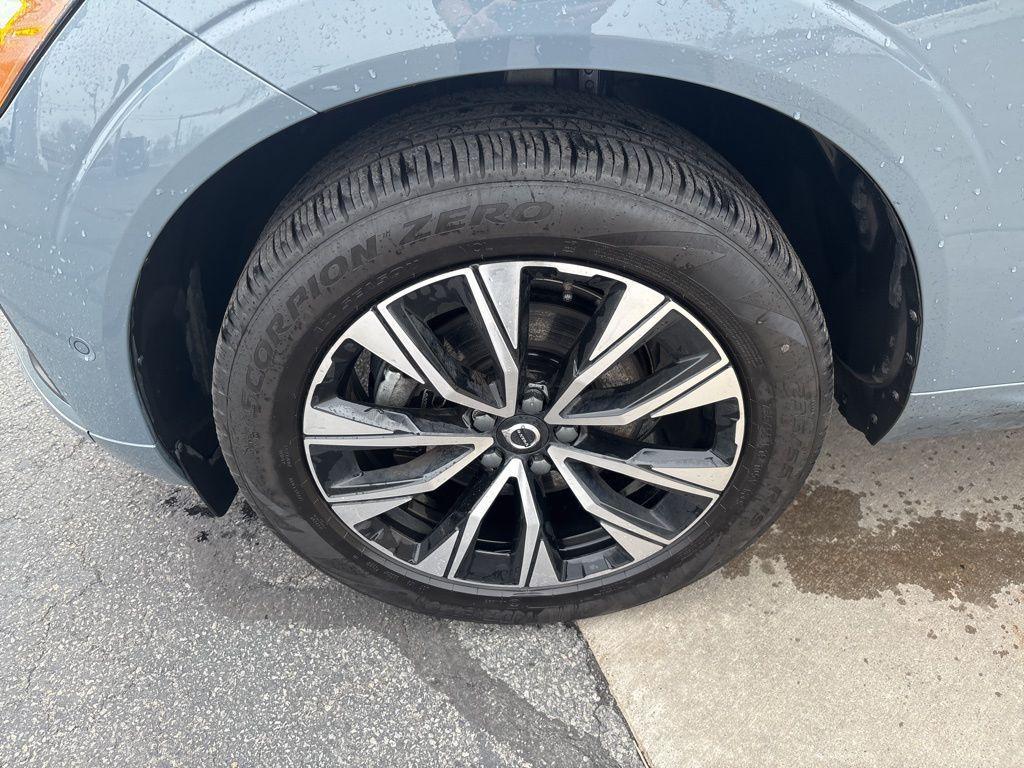 used 2023 Volvo XC60 car, priced at $36,400