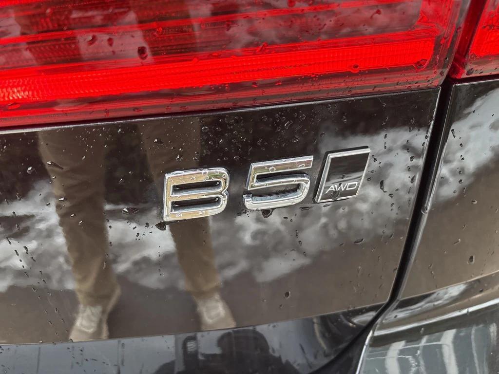 used 2022 Volvo XC60 car, priced at $23,774