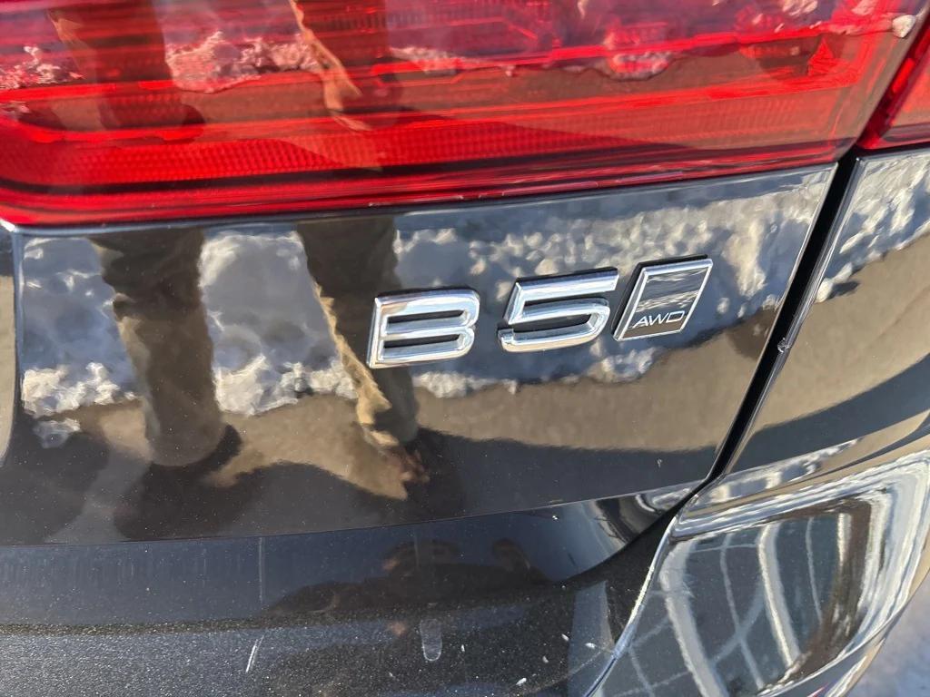 used 2022 Volvo XC60 car, priced at $22,744