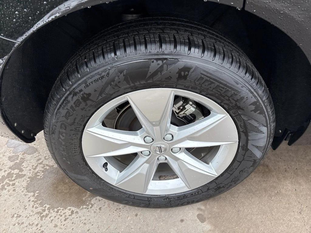 used 2022 Volvo XC60 car, priced at $23,774