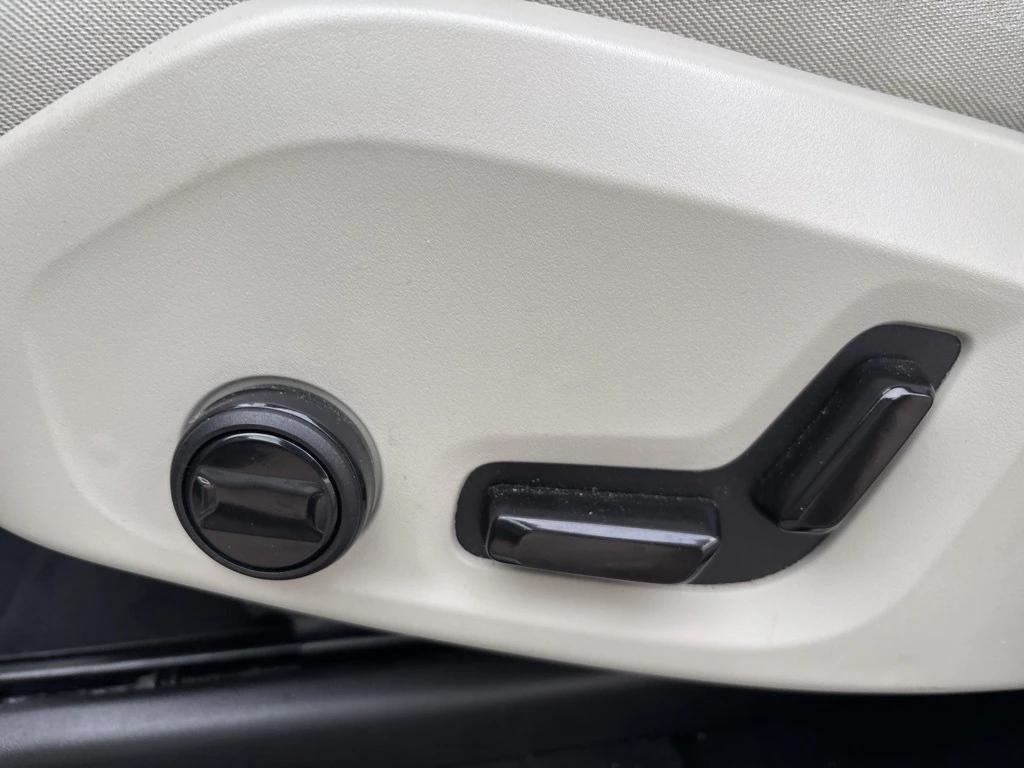 used 2022 Volvo XC60 car, priced at $23,774