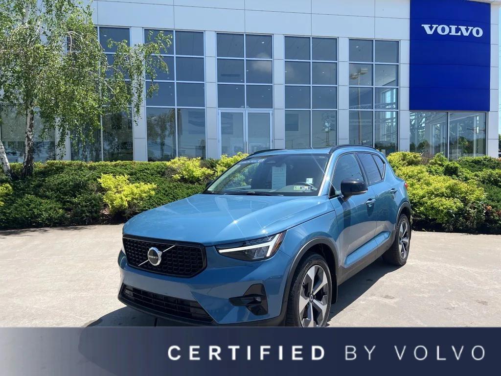 used 2023 Volvo XC40 car, priced at $28,637