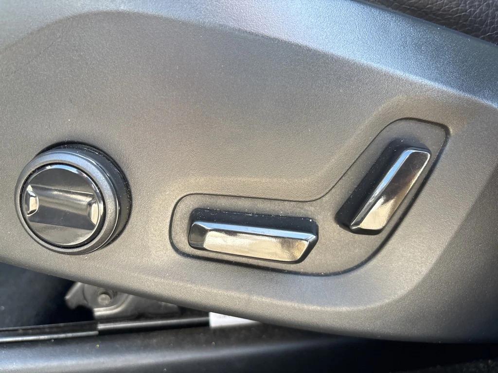 used 2023 Volvo XC60 car, priced at $29,787