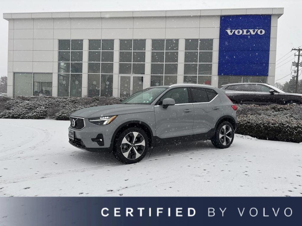 used 2025 Volvo XC40 car, priced at $32,477