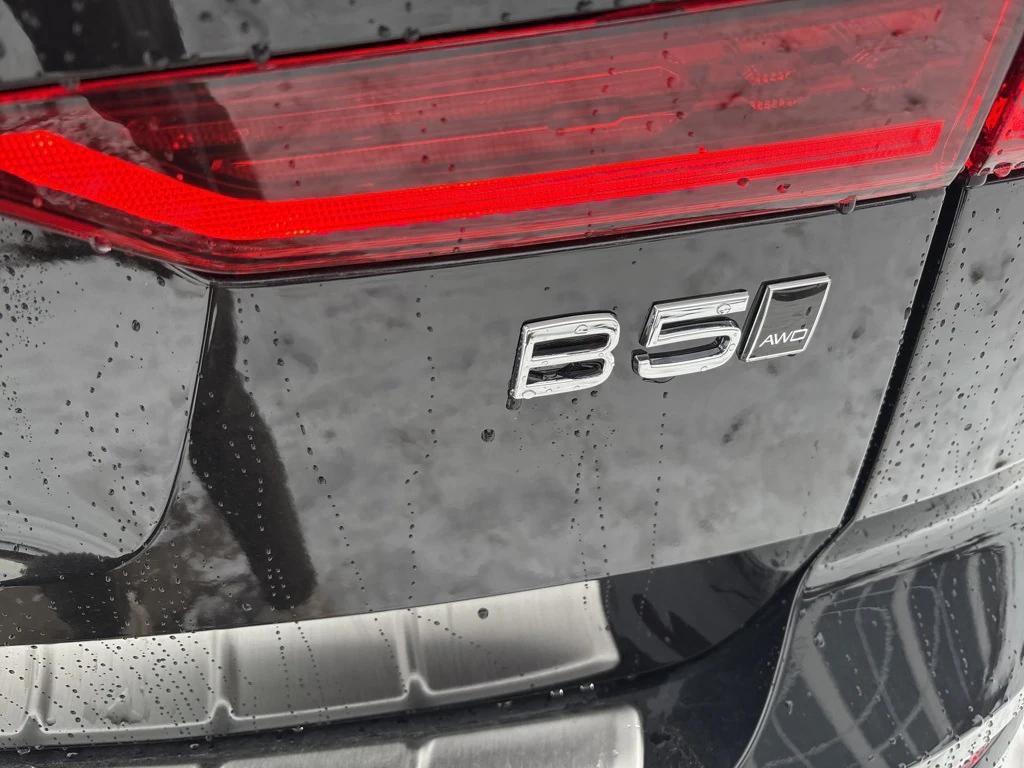 new 2026 Volvo XC60 car, priced at $57,985