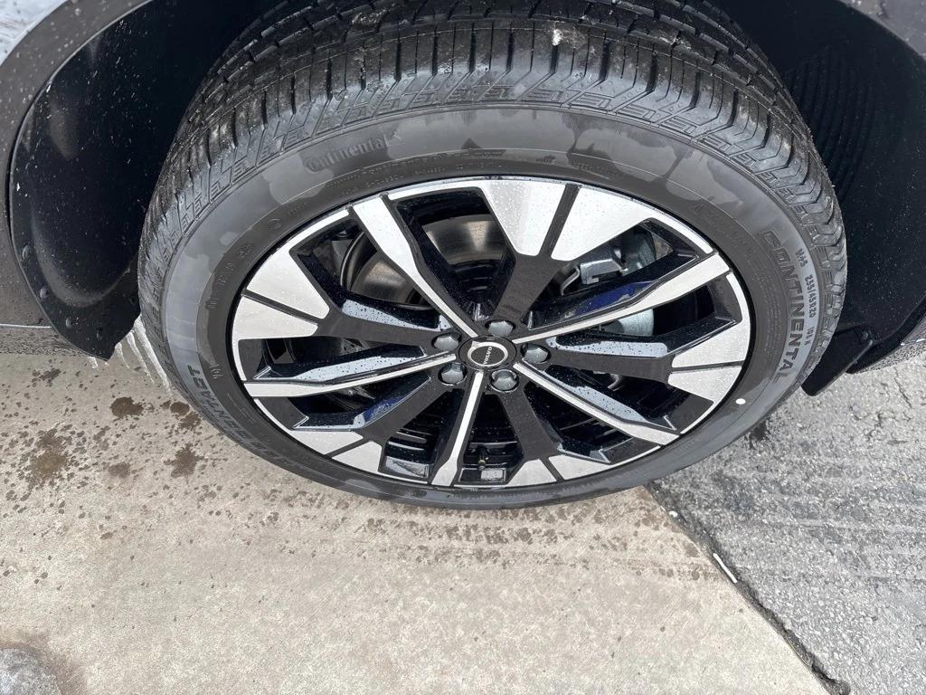 new 2026 Volvo XC60 car, priced at $57,985