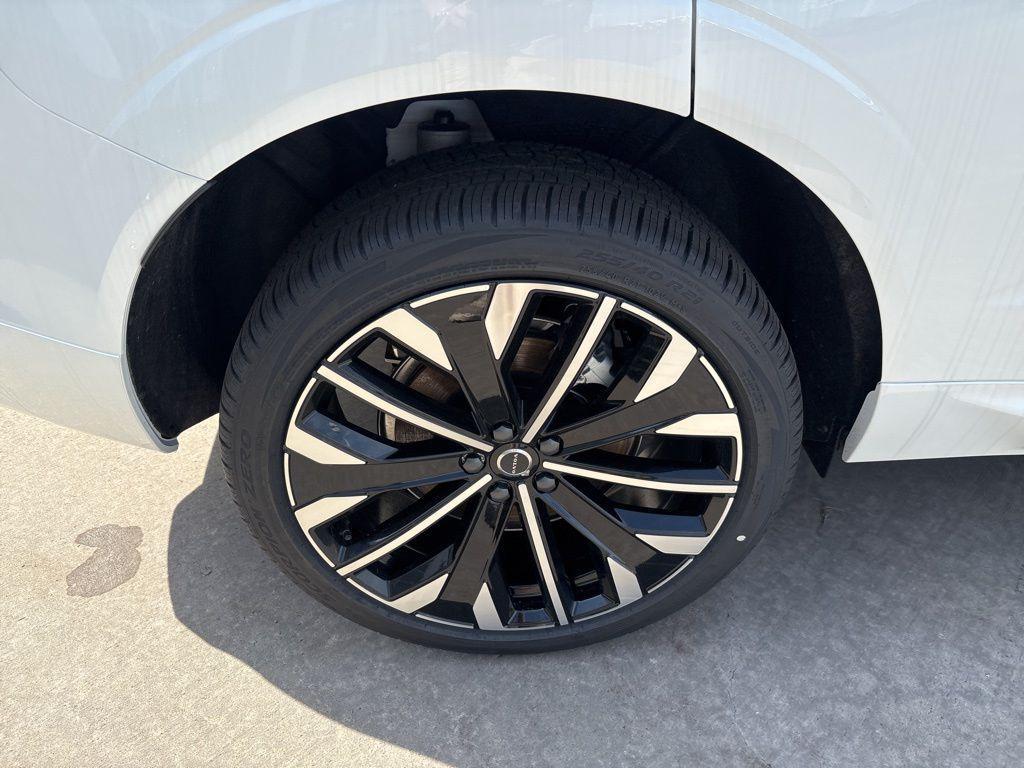 new 2026 Volvo XC60 Plug-In Hybrid car, priced at $75,235
