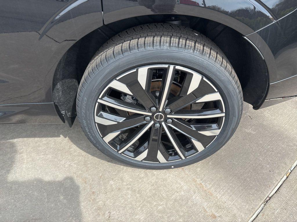 new 2026 Volvo XC60 car, priced at $64,055