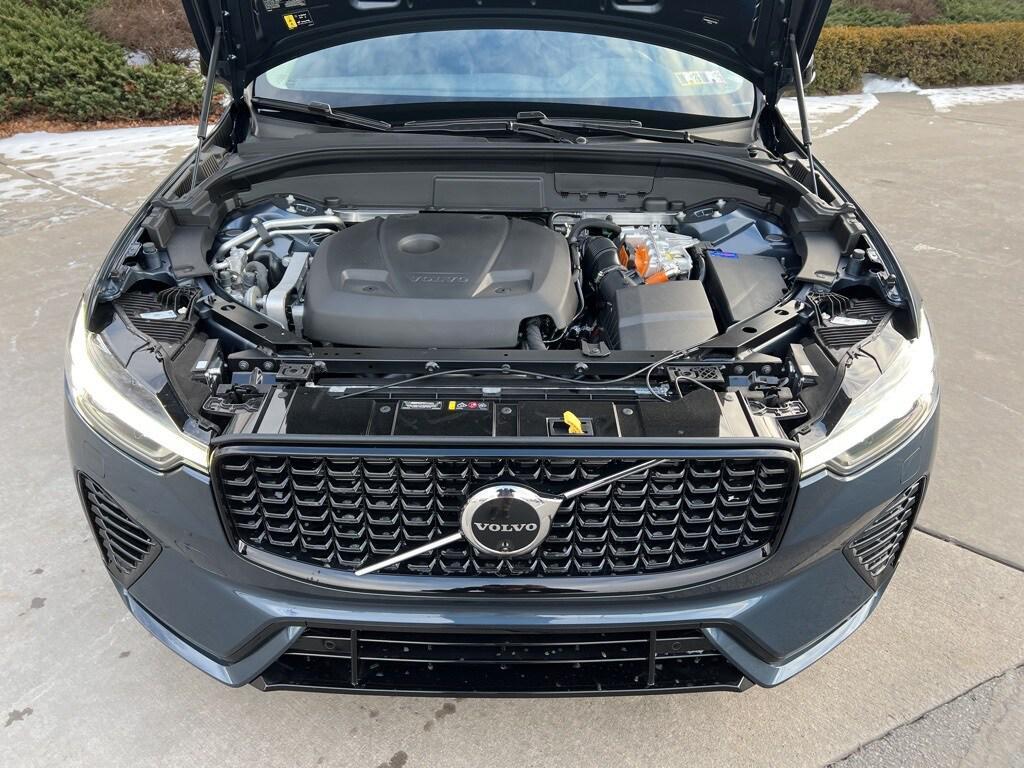 new 2025 Volvo XC60 Plug-In Hybrid car, priced at $50,658
